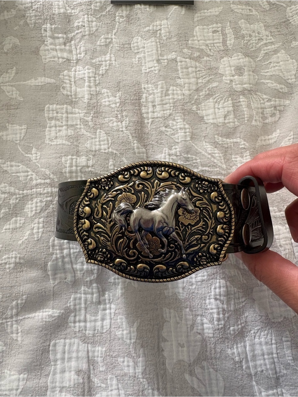 Western Horse Buckle Belt - Black Fake Leather with Antique Gold & Silver Buckle - Picture 3 of 5